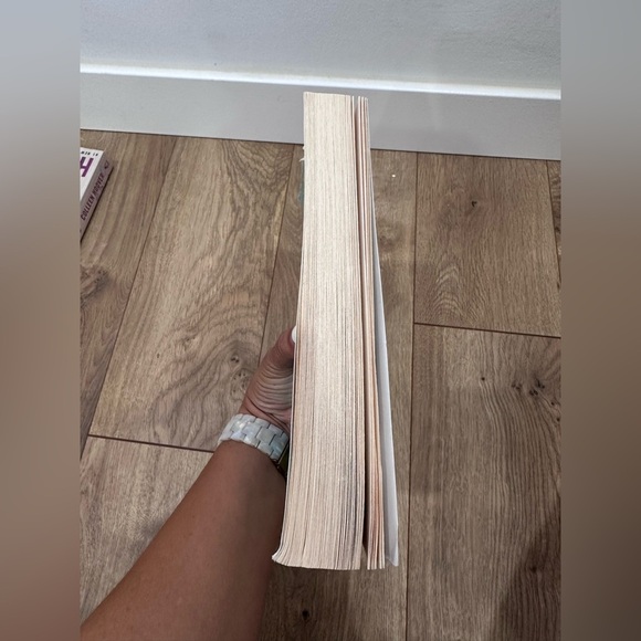 Colleen Hoover Book Set Bundle - It Ends With Us & It Starts With Us - Picture 14 of 15